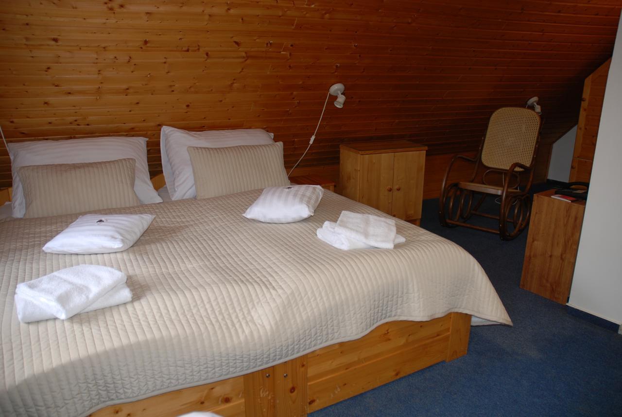Hotel U Ruze Slavonice Exterior photo